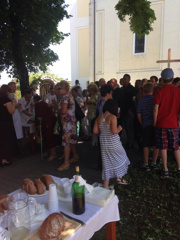 ...lámal ho a dával svojim...