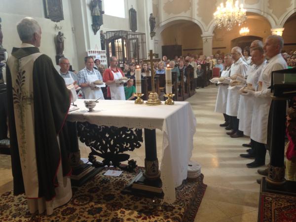 Lámal ho a dával...