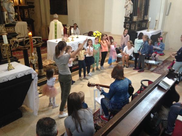 Májová detská svätá omša