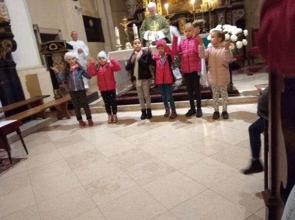 Omša pre deti - v novembri dievčenská