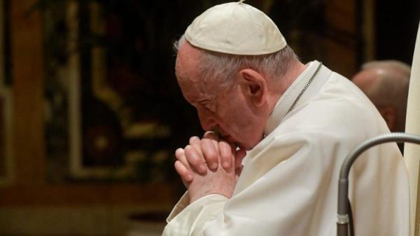 A vy, ktorí hovoríte, že ma milujete: povzbudzujem vás, aby ste prosili o milosť zostať so zrakom upretým na kríž...